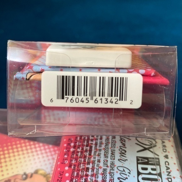 Hard Candy Fox in a Box Highlighter - Picture 8 of 8